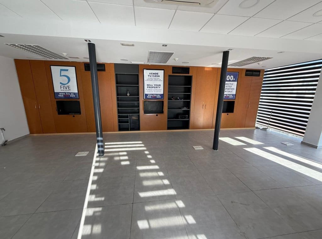 1 slaapkamer Commercieel te huur in Pinar de Campoverde - € 1.000 (Ref: 9320008)