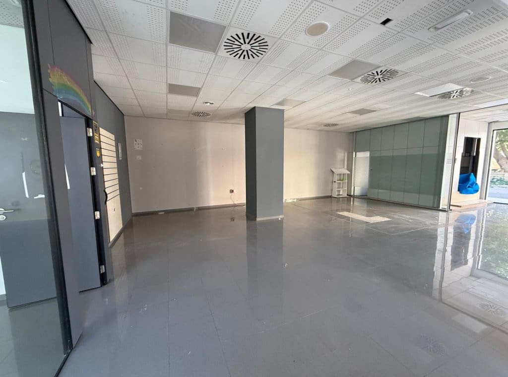 1 bedroom Commercial for rent in Pilar de la Horadada - € 1,000 (Ref: 9320009)