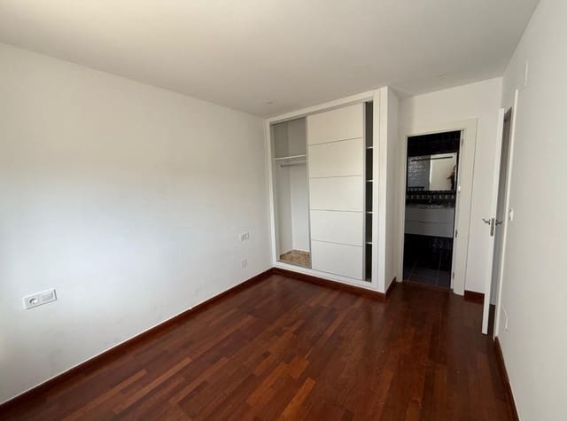 2 soveværelse Lejlighed til leje i Punta Prima, Orihuela med swimmingpool garage - € 1.000 (Ref: 9320010)