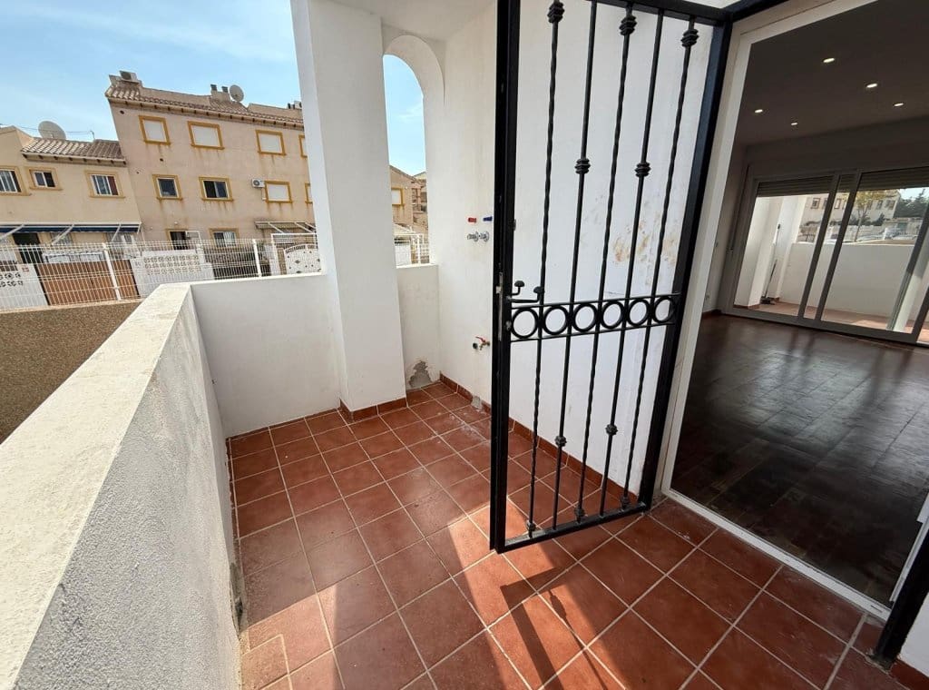 2 slaapkamer Appartement te huur in Orihuela Costa met zwembad garage - € 1.000 (Ref: 9320010)