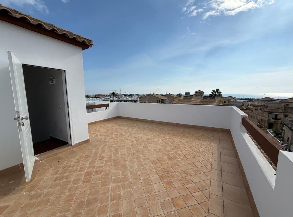 2 slaapkamer Penthouse te koop in Orihuela Costa met zwembad garage - € 195.000 (Ref: 9325783)