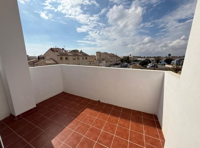 2 slaapkamer Penthouse te koop in Punta Prima, Orihuela met zwembad garage - € 195.000 (Ref: 9325783)
