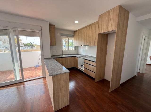 2 bedroom Apartment for sale in Punta Prima, Orihuela with pool garage - € 195,000 (Ref: 9325785)