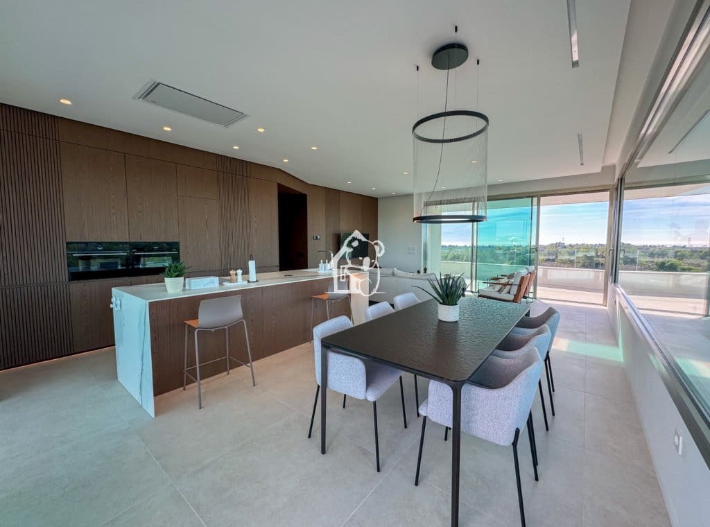 3 soveværelse Penthouse til leje i Orihuela Costa med swimmingpool garage - € 3.750 (Ref: 9329941)