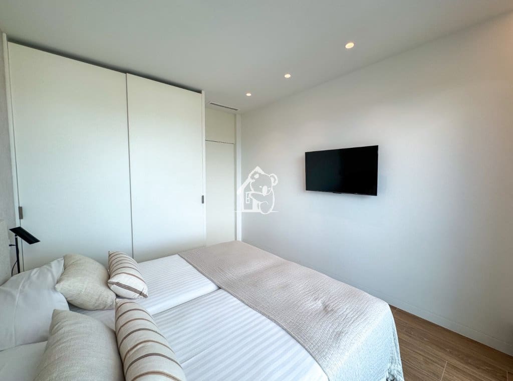 3 soveværelse Penthouse til leje i Orihuela Costa med swimmingpool garage - € 3.750 (Ref: 9329941)