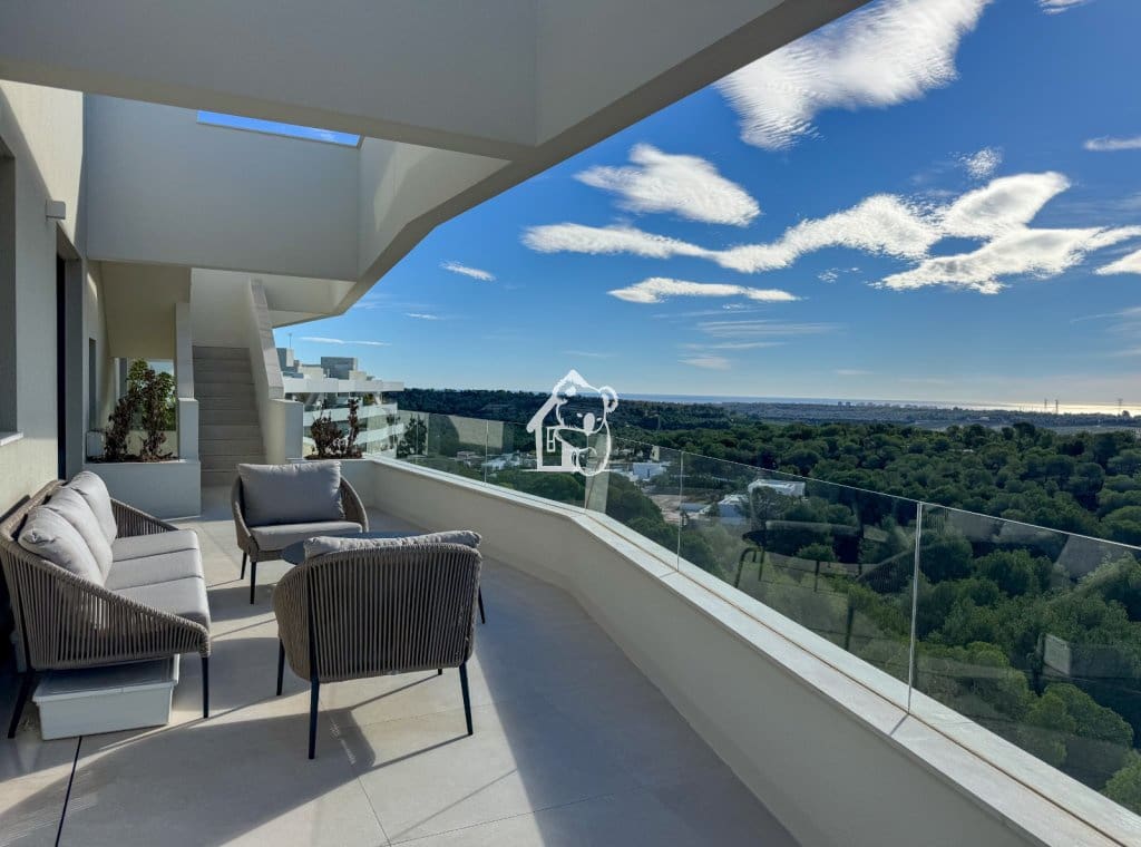 3 soveværelse Penthouse til leje i Orihuela Costa med swimmingpool garage - € 3.750 (Ref: 9329941)
