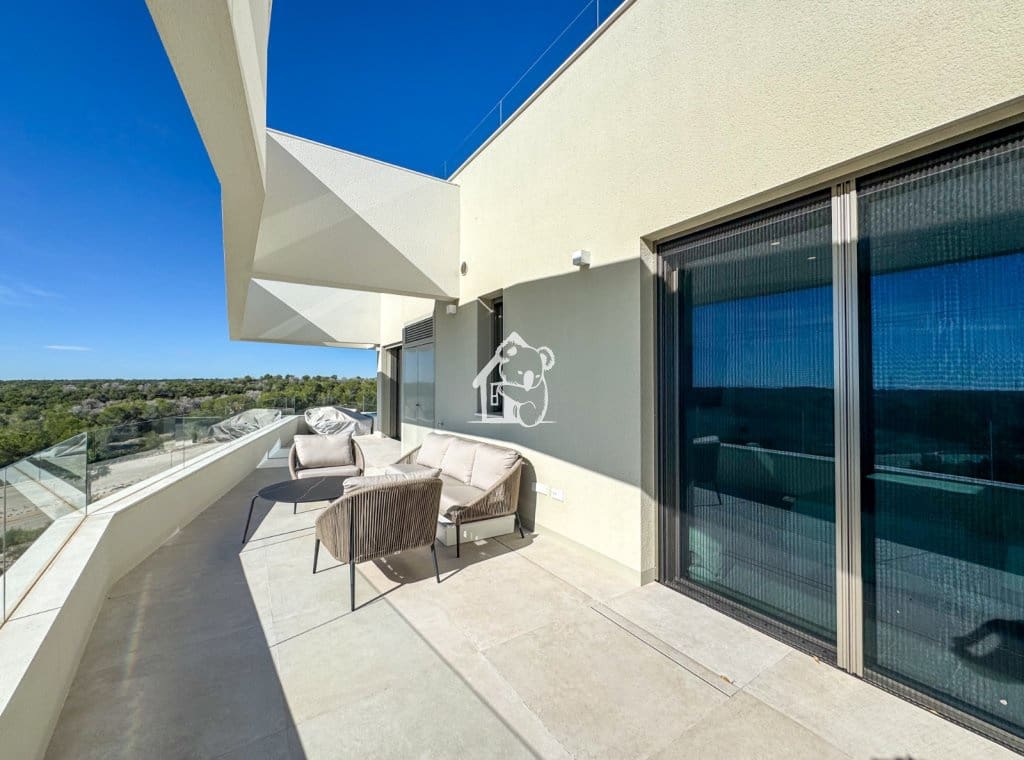 3 soveværelse Penthouse til leje i Orihuela Costa med swimmingpool garage - € 3.750 (Ref: 9329941)