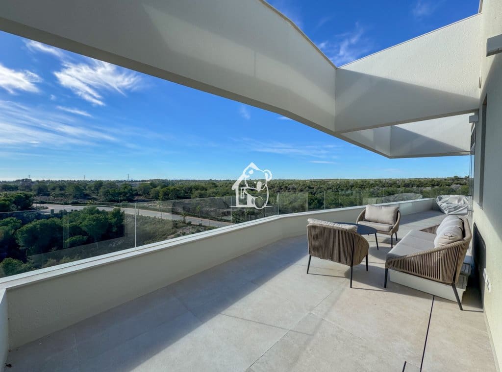3 soveværelse Penthouse til leje i Orihuela Costa med swimmingpool garage - € 3.750 (Ref: 9329941)
