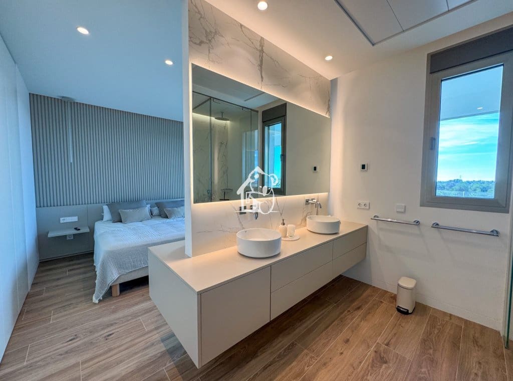 3 soveværelse Penthouse til leje i Orihuela Costa med swimmingpool garage - € 3.750 (Ref: 9329941)