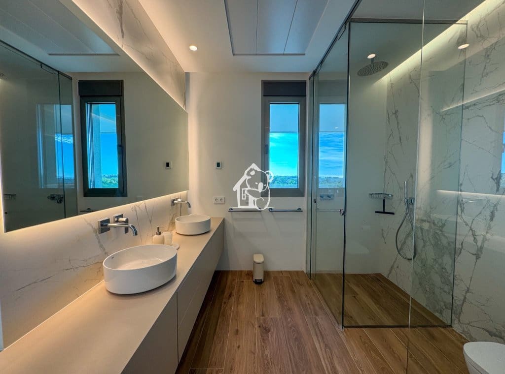 3 soveværelse Penthouse til leje i Orihuela Costa med swimmingpool garage - € 3.750 (Ref: 9329941)