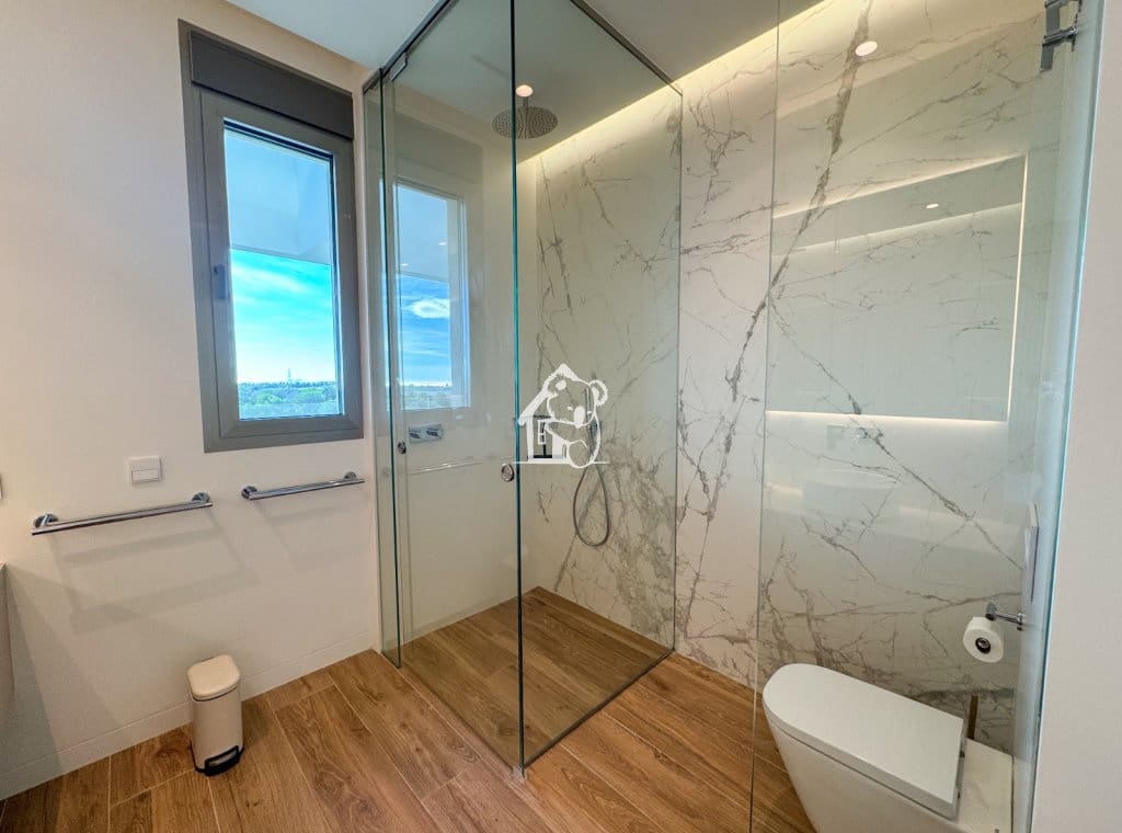 3 soveværelse Penthouse til leje i Orihuela Costa med swimmingpool garage - € 3.750 (Ref: 9329941)