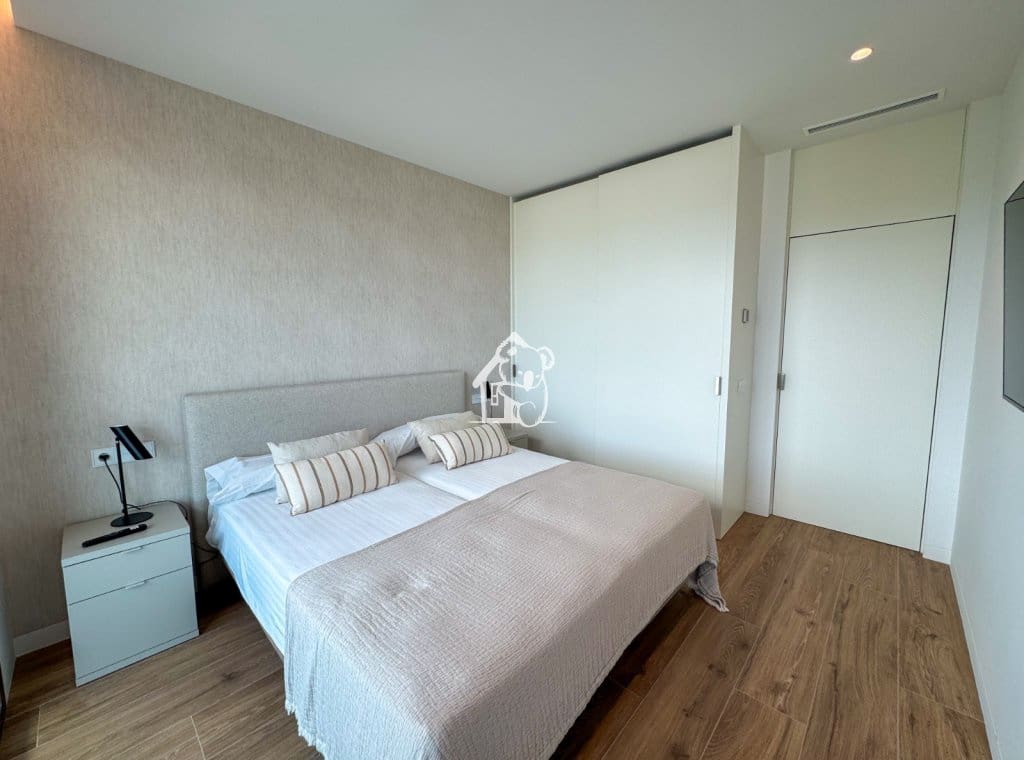 3 soveværelse Penthouse til leje i Orihuela Costa med swimmingpool garage - € 3.750 (Ref: 9329941)