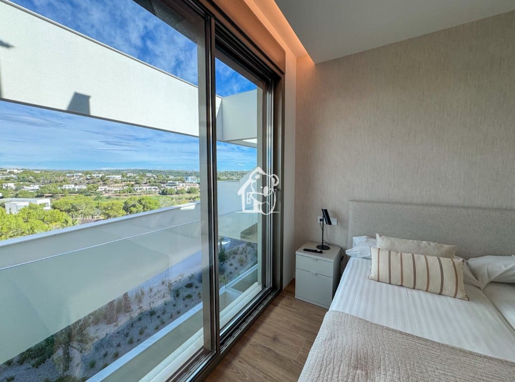 3 soveværelse Penthouse til leje i Orihuela Costa med swimmingpool garage - € 3.750 (Ref: 9329941)