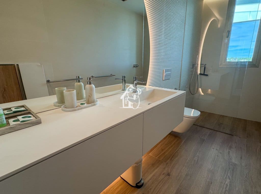 3 soveværelse Penthouse til leje i Orihuela Costa med swimmingpool garage - € 3.750 (Ref: 9329941)