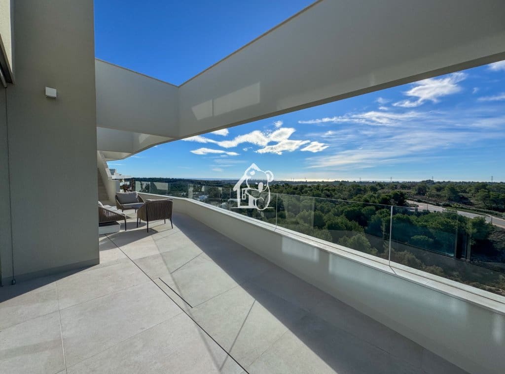 3 soveværelse Penthouse til leje i Orihuela Costa med swimmingpool garage - € 3.750 (Ref: 9329941)