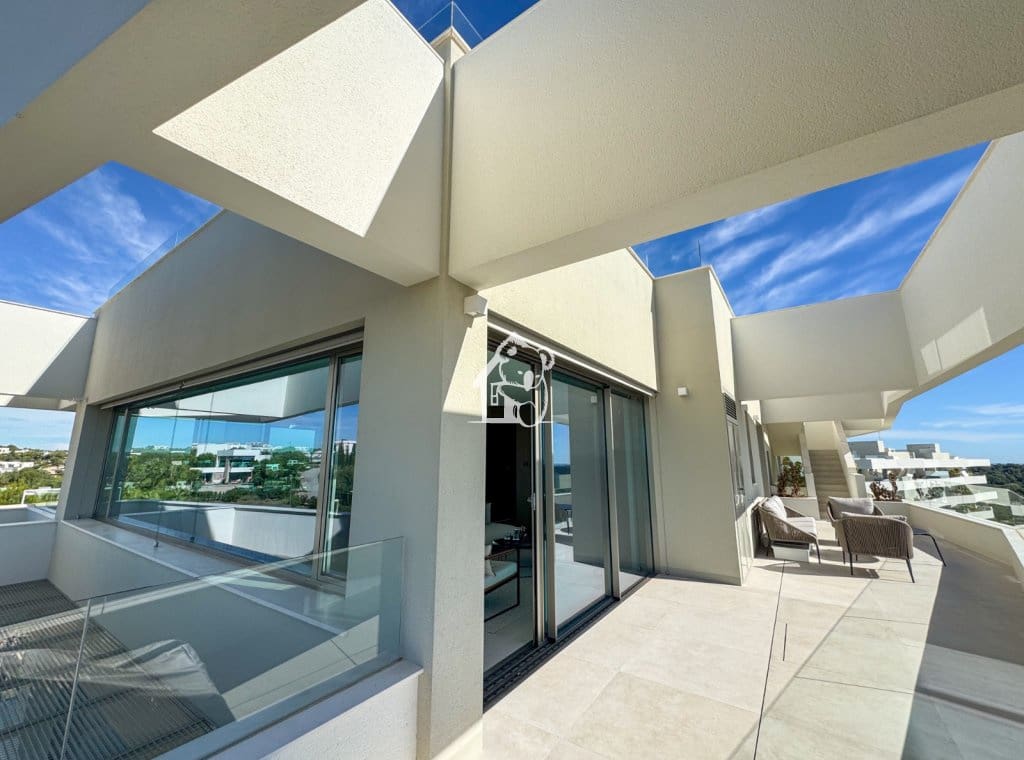 3 soveværelse Penthouse til leje i Orihuela Costa med swimmingpool garage - € 3.750 (Ref: 9329941)