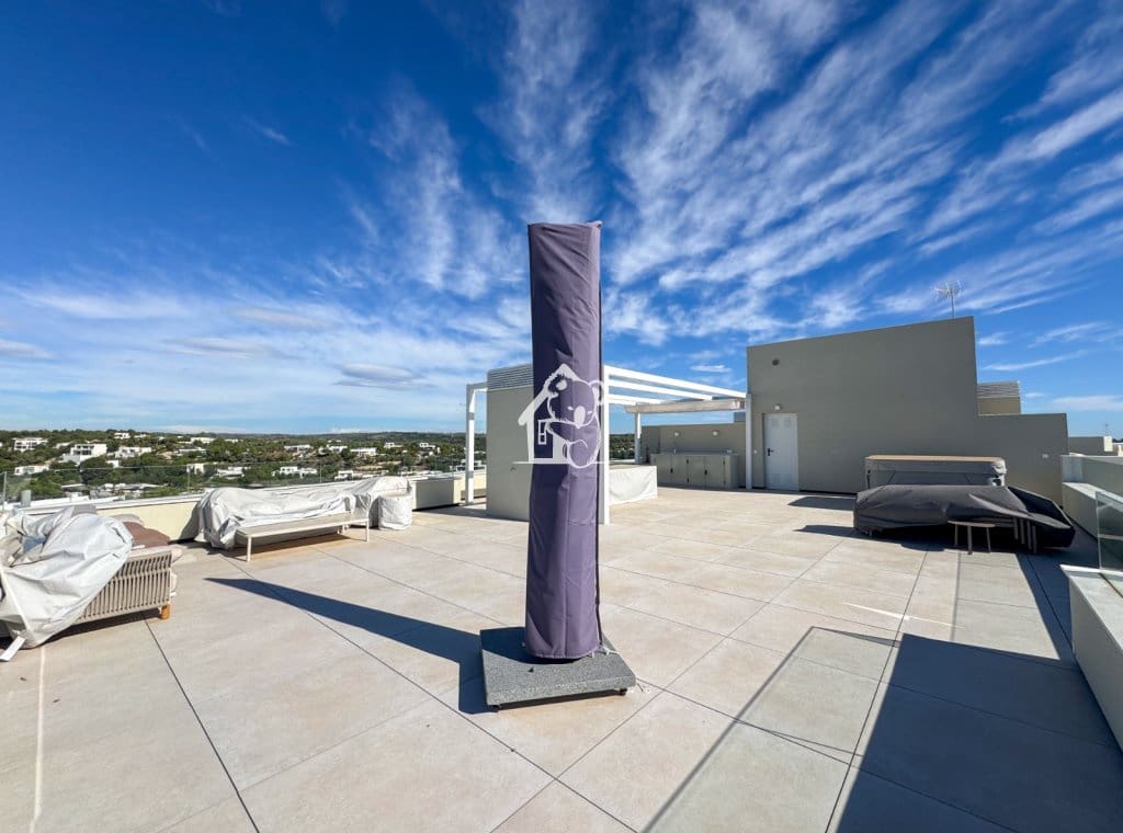 3 soveværelse Penthouse til leje i Orihuela Costa med swimmingpool garage - € 3.750 (Ref: 9329941)