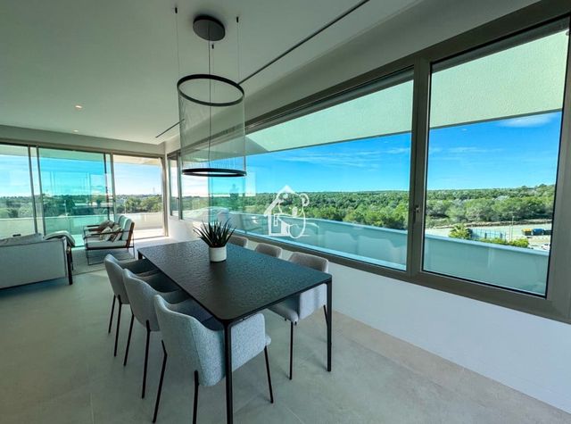3 soveværelse Penthouse til leje i Las Colinas Golf, Orihuela med swimmingpool garage - € 3.750 (Ref: 9329941)