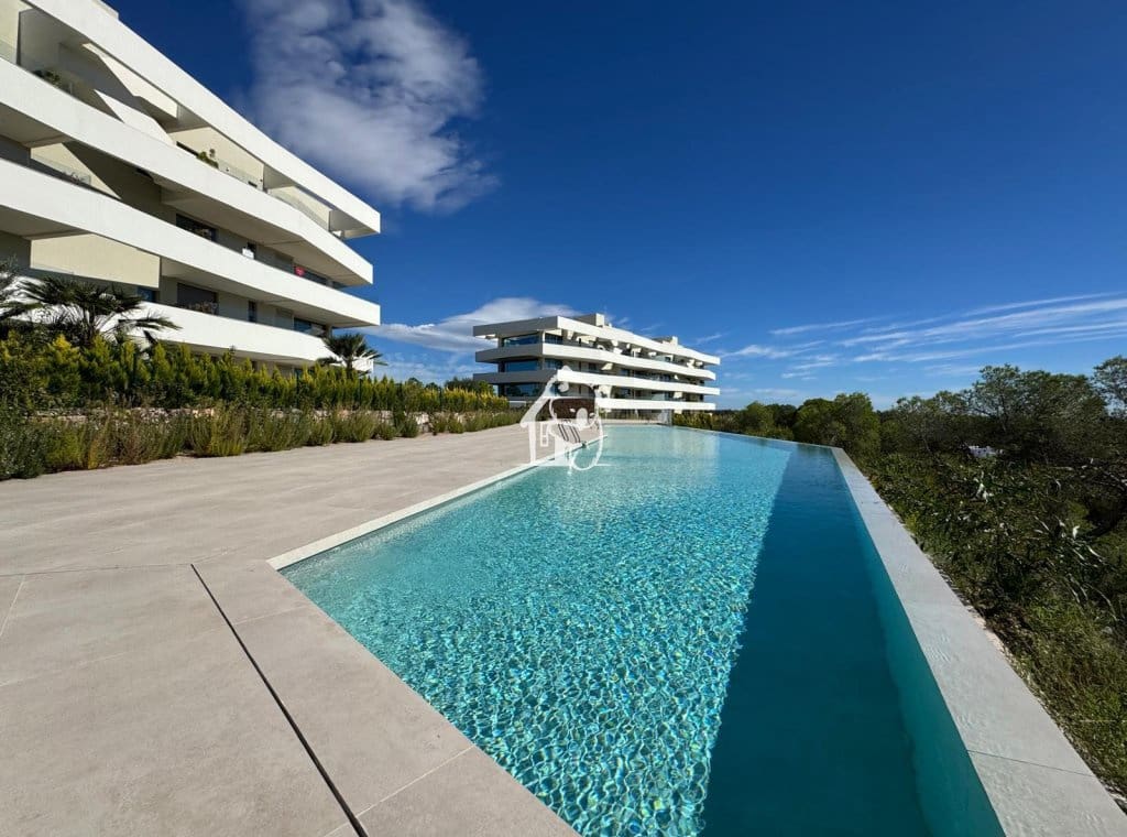 3 soveværelse Penthouse til leje i Orihuela Costa med swimmingpool garage - € 3.750 (Ref: 9329941)