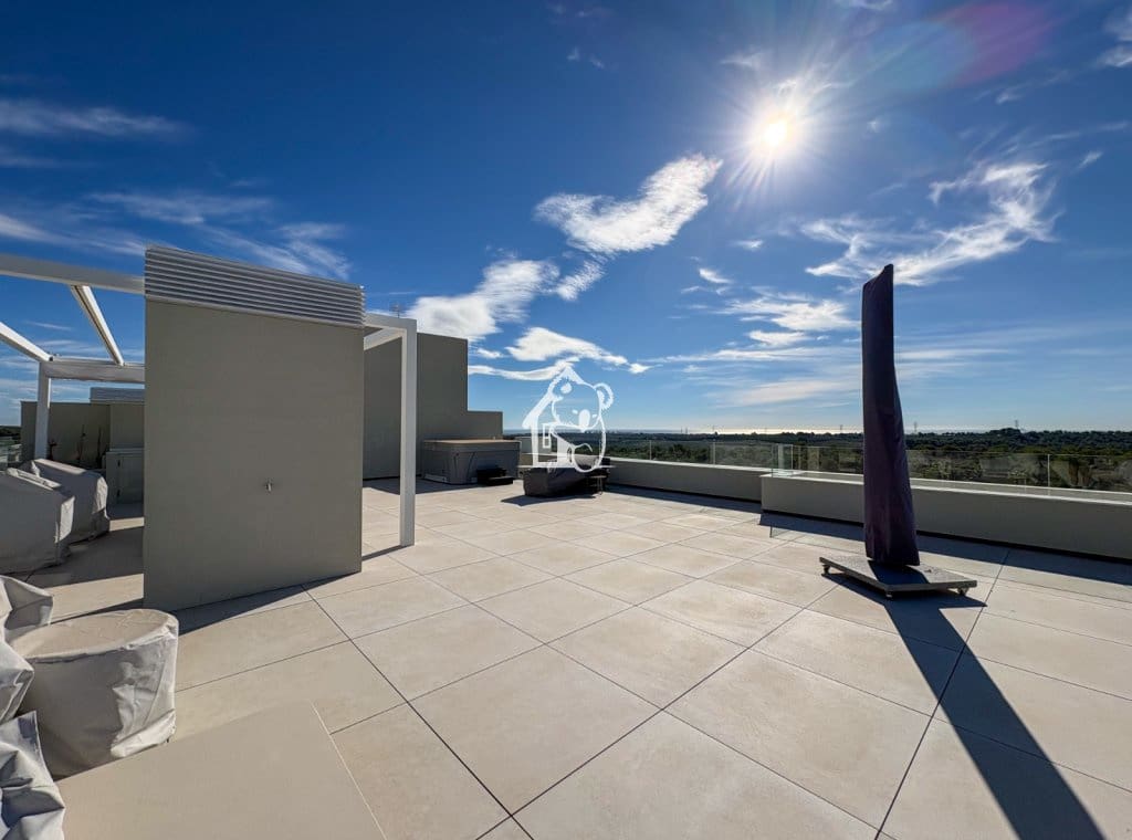 3 soveværelse Penthouse til leje i Orihuela Costa med swimmingpool garage - € 3.750 (Ref: 9329941)