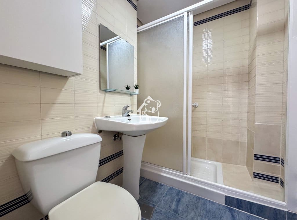 Appartement de 3 chambres à louer à Torrevieja - 975 € (Ref: 9329943)