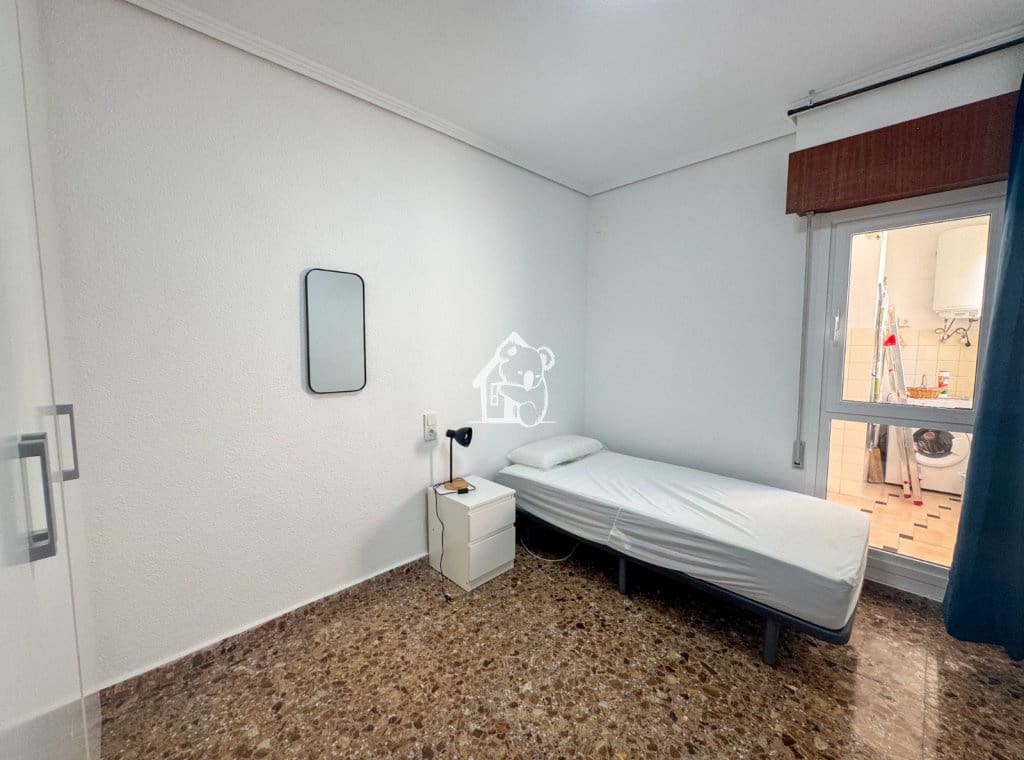 Appartement de 3 chambres à louer à Torrevieja - 975 € (Ref: 9329943)