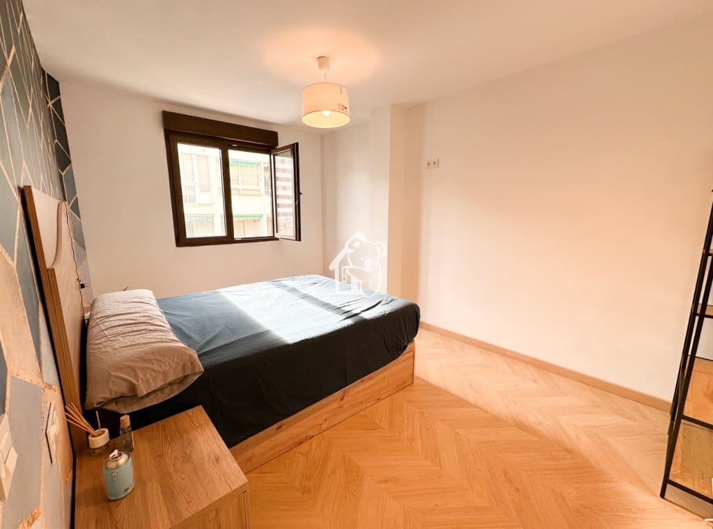 3 makuuhuone Ranta-asunto vuokrattavana paikassa Torrevieja - 950 € (Ref: 9334218)