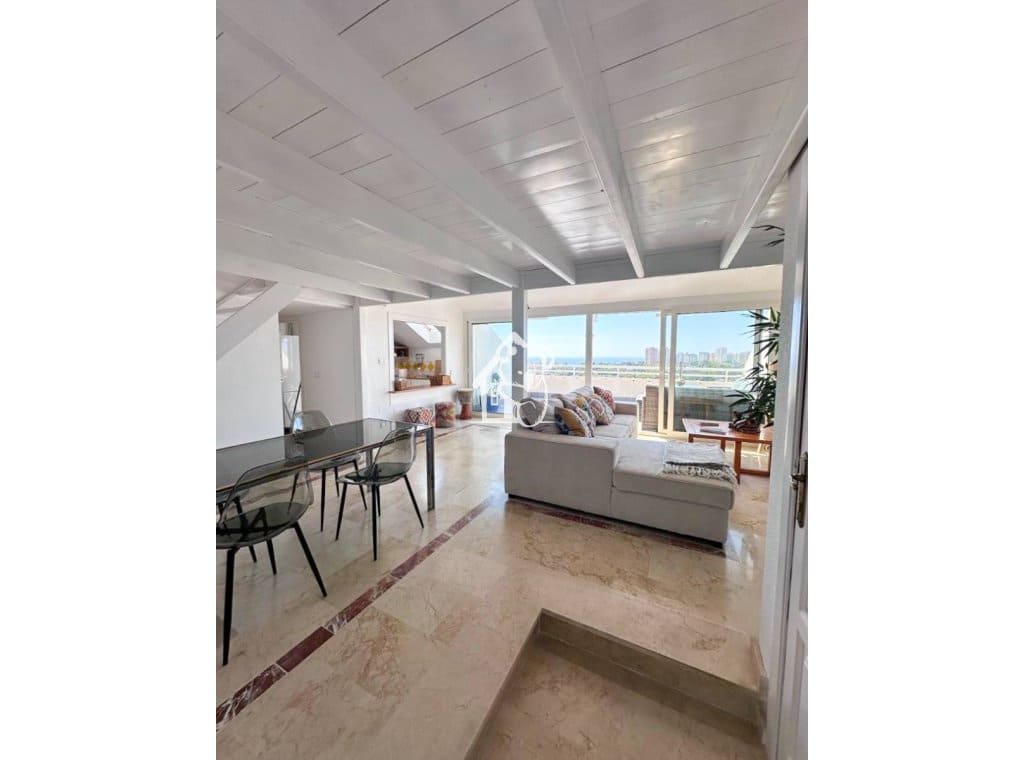 4 makuuhuone Kattohuoneisto vuokrattavana paikassa Orihuela Costa mukana uima-altaan - 1 300 € (Ref: 9346604)