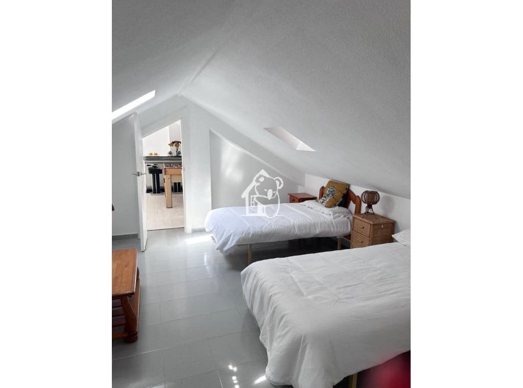 4 makuuhuone Kattohuoneisto vuokrattavana paikassa Orihuela Costa mukana uima-altaan - 1 300 € (Ref: 9346604)