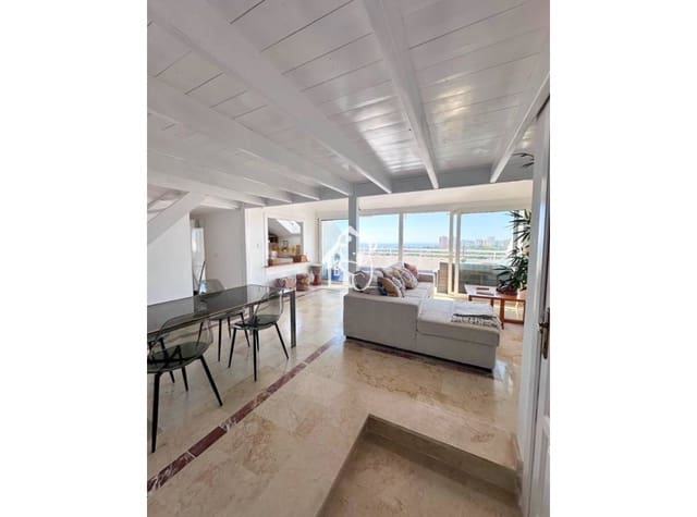 4 makuuhuone Kattohuoneisto vuokrattavana paikassa Dehesa de Campoamor, Orihuela mukana uima-altaan - 1 300 € (Ref: 9346604)