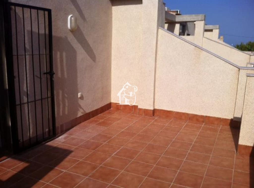 4 bedroom Villa for rent in Torre de la Horadada with garage - € 1,000 (Ref: 9346605)