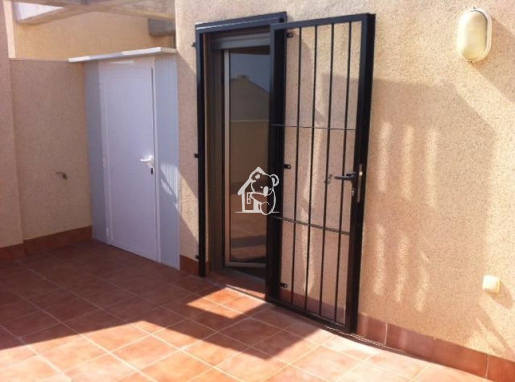 4 bedroom Villa for rent in Torre de la Horadada with garage - € 1,000 (Ref: 9346605)