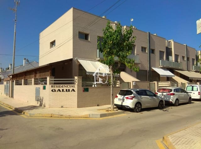 4 bedroom Villa for rent in Torre de la Horadada, Pilar de la Horadada with garage - € 1,000 (Ref: 9346605)