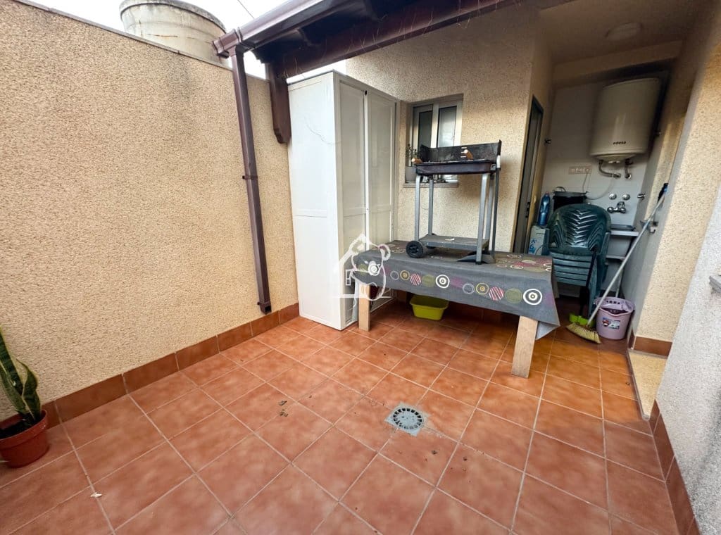 4 bedroom Villa for rent in Torre de la Horadada with garage - € 1,000 (Ref: 9346605)