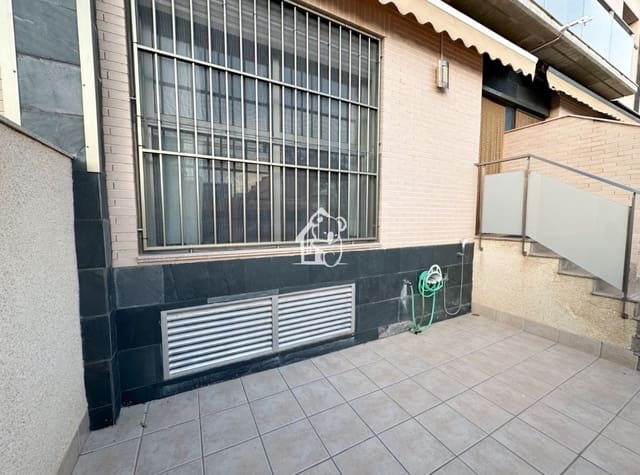 4 bedroom Villa for rent in Torre de la Horadada, Pilar de la Horadada with garage - € 1,000 (Ref: 9346605)