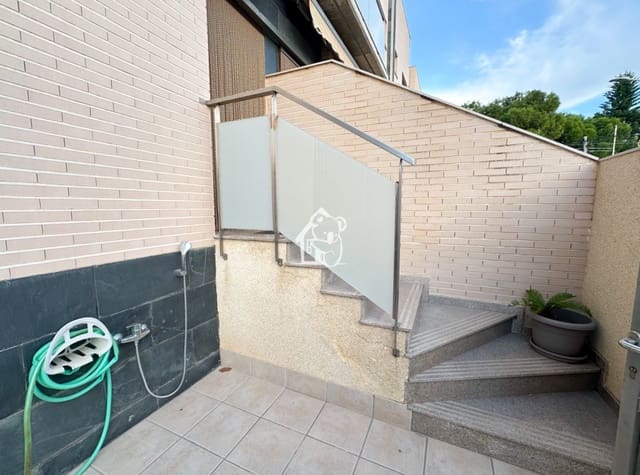 4 bedroom Villa for rent in Torre de la Horadada, Pilar de la Horadada with garage - € 1,000 (Ref: 9346605)