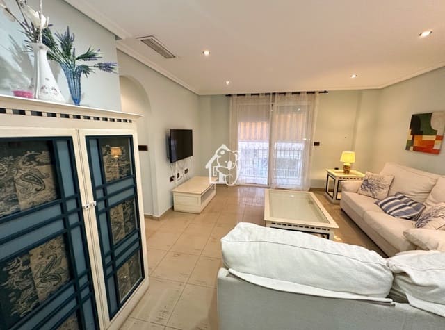 2 makuuhuone Ranta-asunto vuokrattavana paikassa Las Piscinas Naturales, Torrevieja mukana 
autotalli - 850 € (Ref: 9348812)