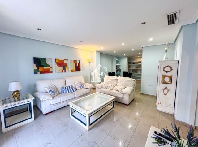 2 makuuhuone Ranta-asunto vuokrattavana paikassa Las Piscinas Naturales, Torrevieja mukana 
autotalli - 850 € (Ref: 9348812)