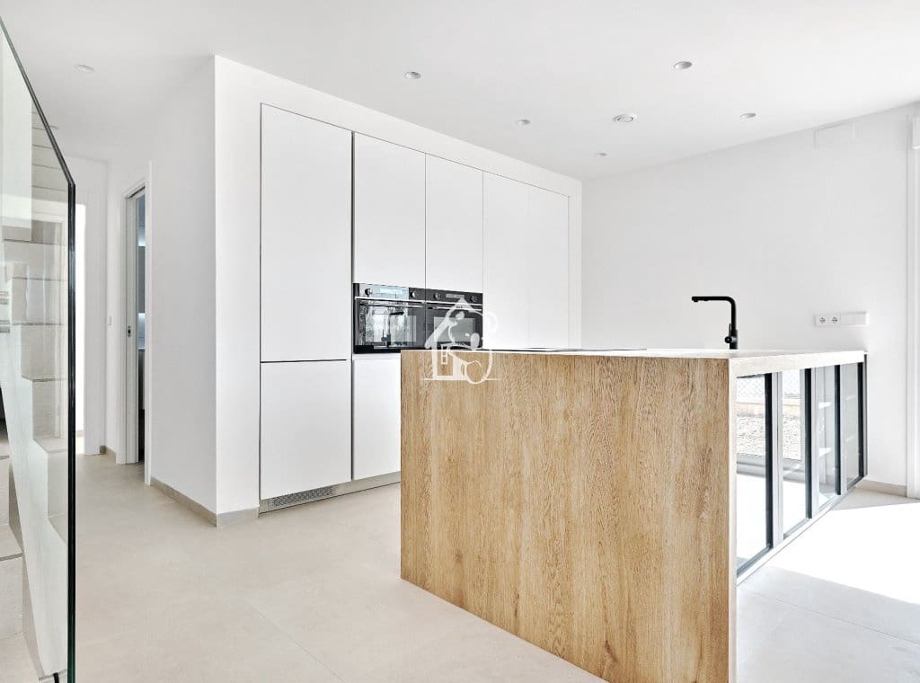 3 slaapkamer Villa te koop in Los Montesinos met zwembad - € 439.000 (Ref: 9355335)