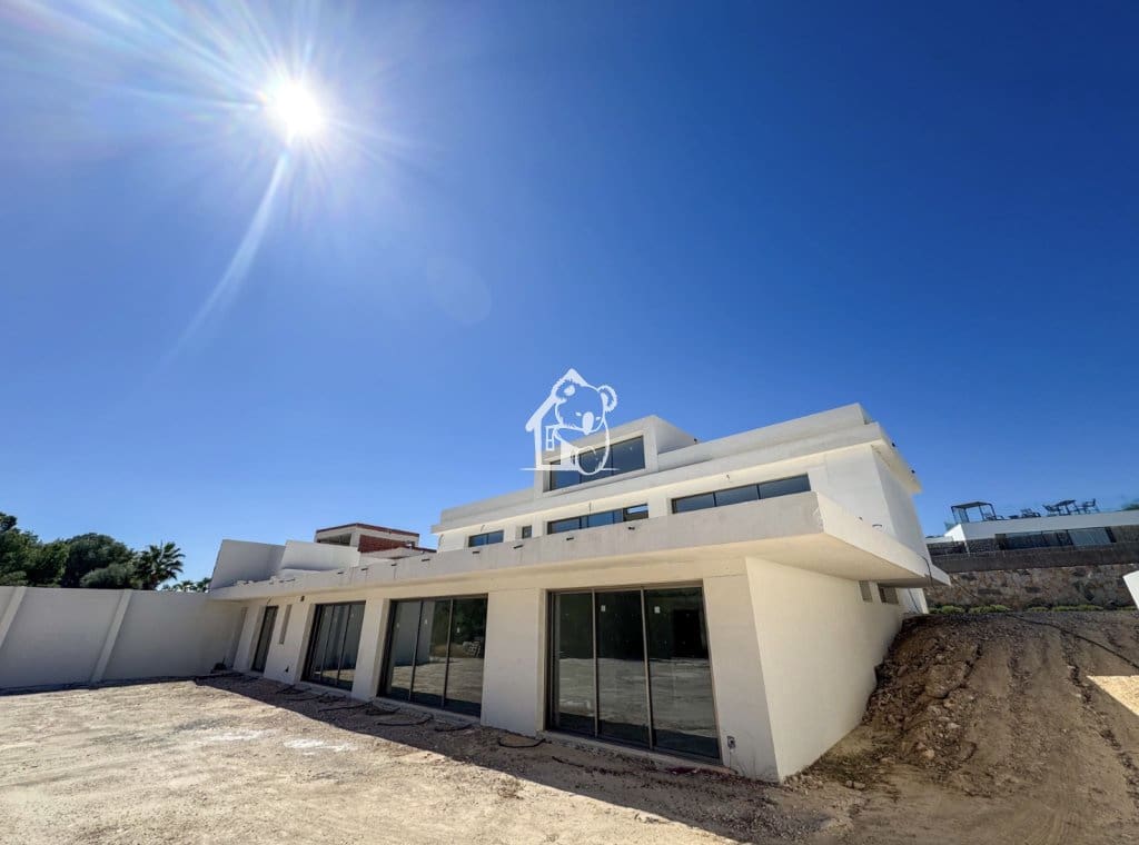5 bedroom Villa for sale in Dehesa de Campoamor with pool - € 2,950,000 (Ref: 9357003)