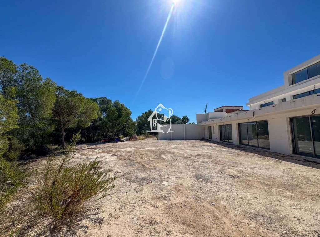 5 bedroom Villa for sale in Dehesa de Campoamor with pool - € 2,950,000 (Ref: 9357003)