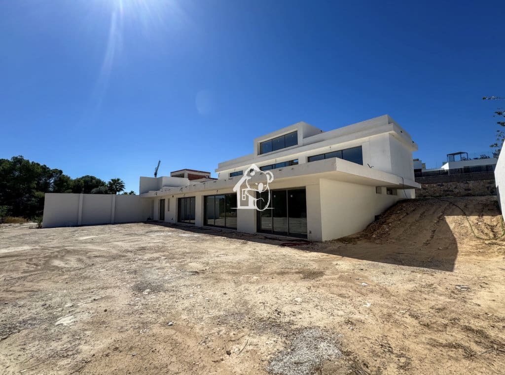 5 bedroom Villa for sale in Dehesa de Campoamor with pool - € 2,950,000 (Ref: 9357003)