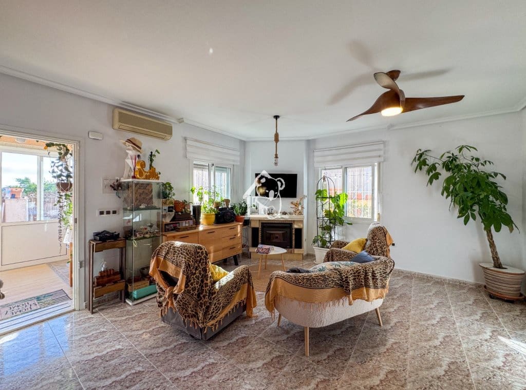 Maison de Ville de 3 chambres à louer à Ciudad Quesada - 1 200 € (Ref: 9357949)