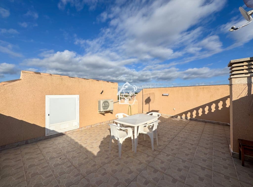 Maison de Ville de 3 chambres à louer à Ciudad Quesada - 1 200 € (Ref: 9357949)