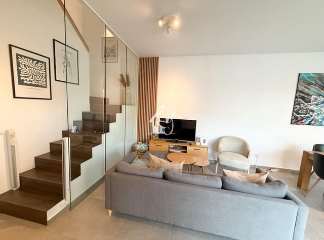 Chalet de 3 habitaciones en La Marina, Elche / Elx en alquiler con piscina - 2.500 € (Ref: 9361009)