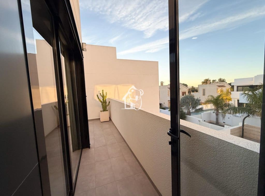 3 camera da letto Villa da affittare in La Marina con piscina - 2.500 € (Rif: 9361009)