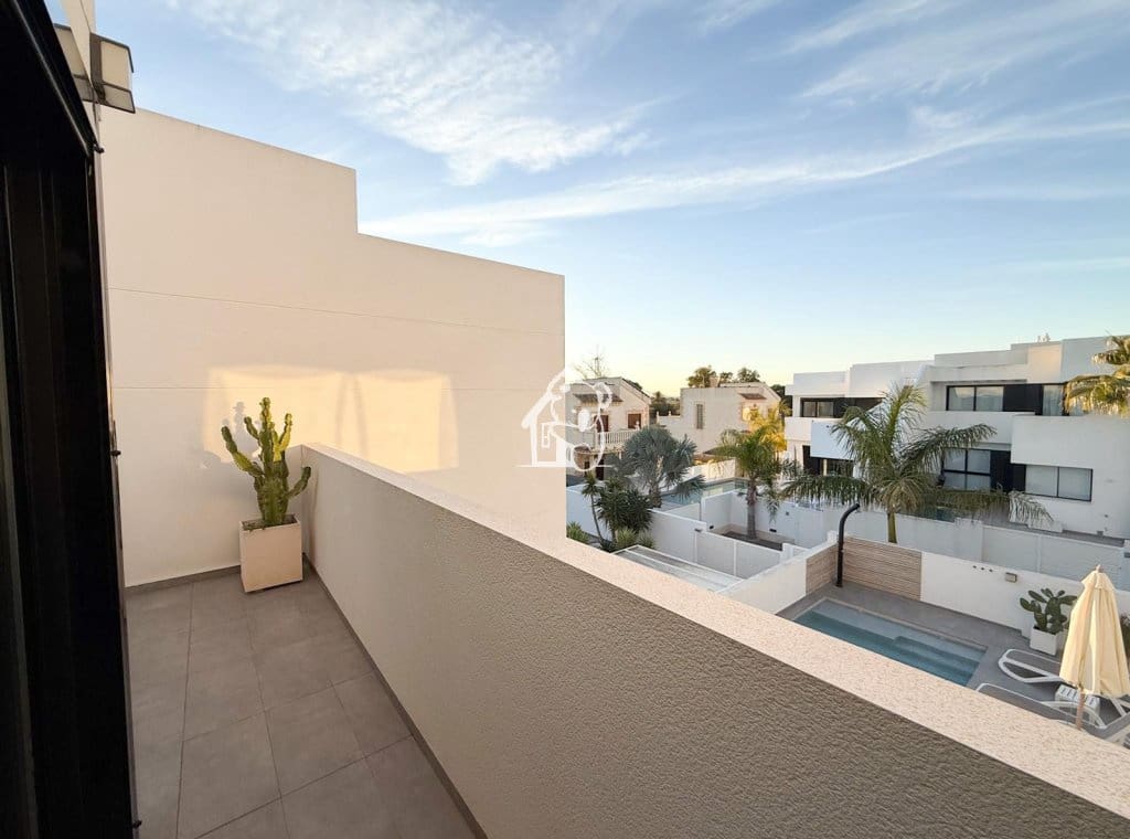 3 camera da letto Villa da affittare in La Marina con piscina - 2.500 € (Rif: 9361009)