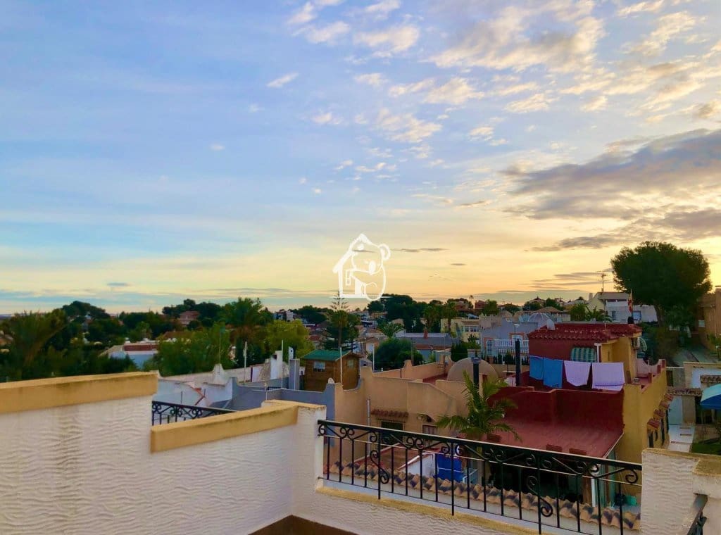 3 slaapkamer Villa te huur in Los Altos - € 1.100 (Ref: 9361010)