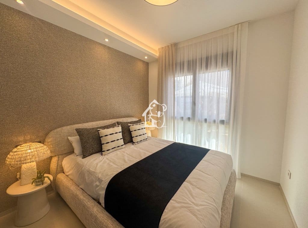 3 soveværelse Byhus til salg i Ciudad Quesada med swimmingpool - € 869.000 (Ref: 9374676)