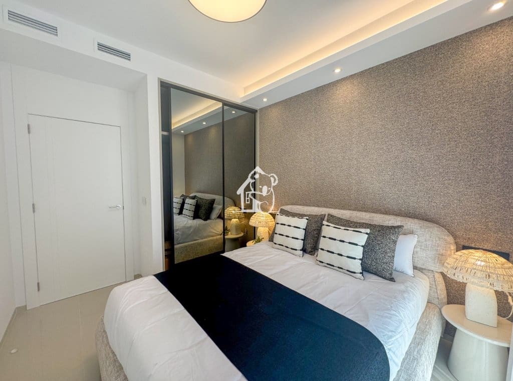 3 soveværelse Byhus til salg i Ciudad Quesada med swimmingpool - € 869.000 (Ref: 9374676)